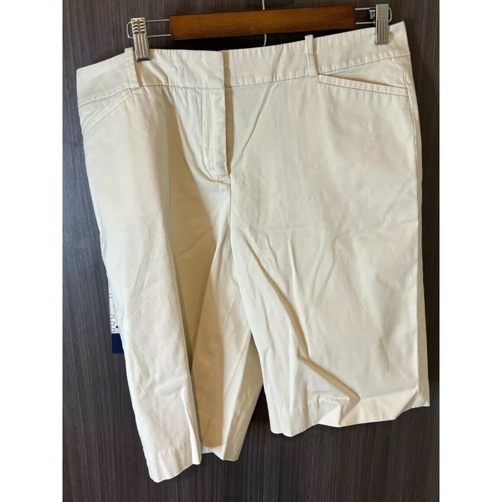 Talbots Chino Shorts Women's 10 Cotton Stretch Pockets Flat Front Zip Fly Beige